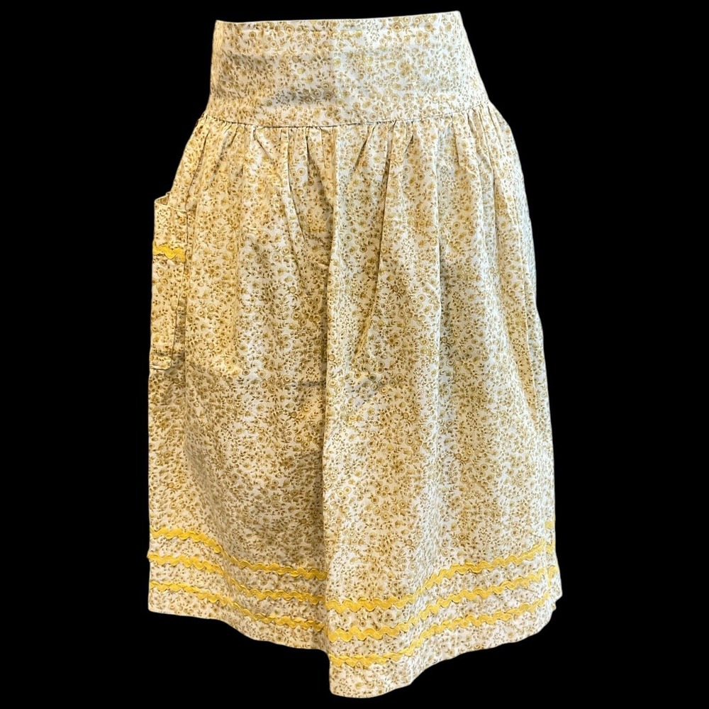 Vintage Calico Apron Handmade‎ Pocket Yellow Rick Rack Trimmed Calico Print